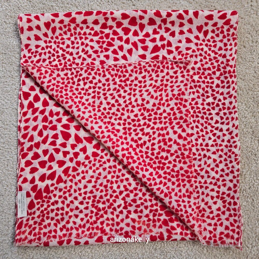 100% Wool Oblong Scarf With Heart Design - Picture 9 of 10